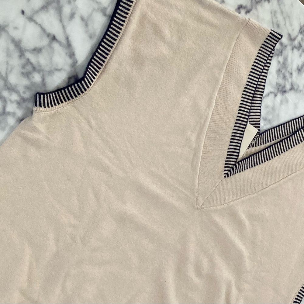 Beige Sleeveless Dokotoo V-Neck Sweater Vest